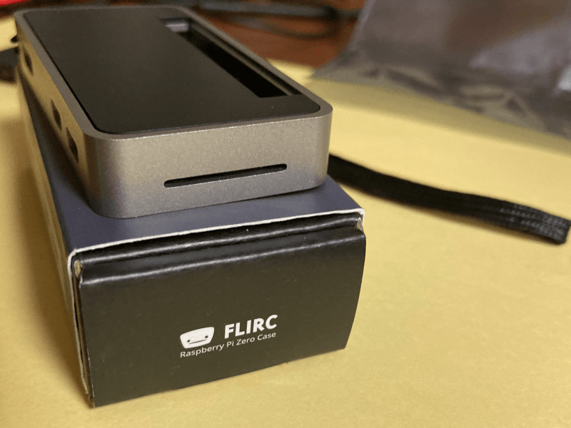 flirc カメラケーブル用スリット