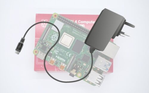 ラズパイ4の電源は手に入りやすいAnker製でいい